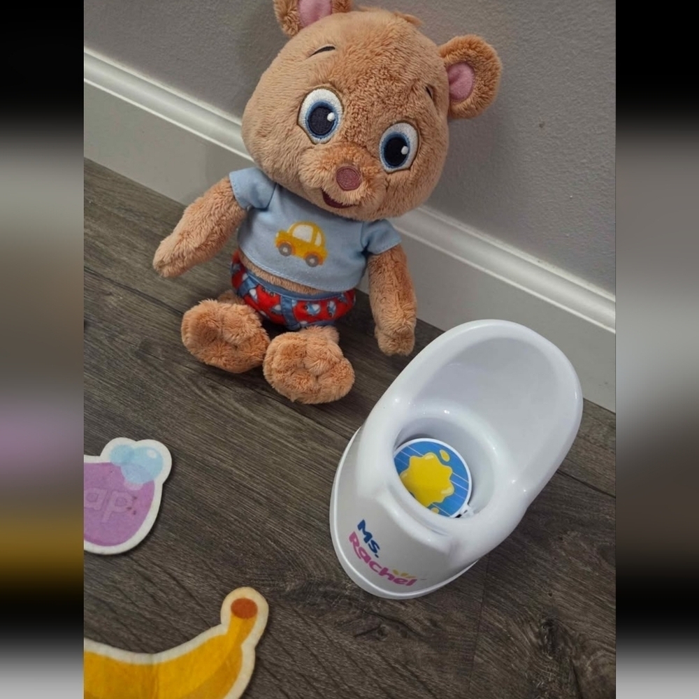 Ms. Rachel Potty Time With Bean Toy Playset - Picture 4 of 5